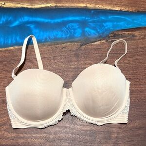 Maidenform Cream Lace Bra